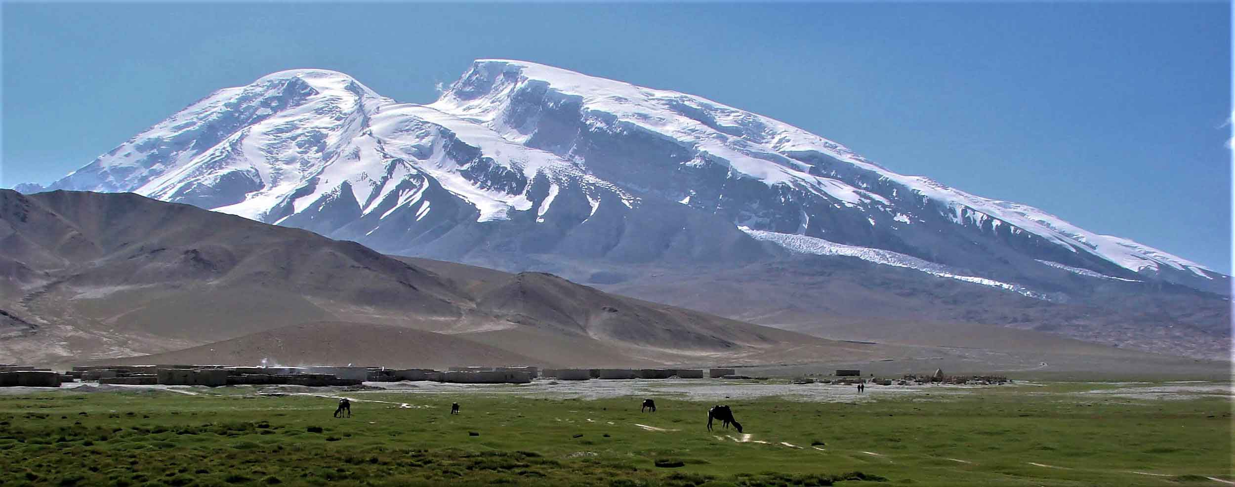 قله موستاق آتا